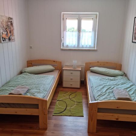 Pichl  Racing Apartments Schutt מראה חיצוני תמונה