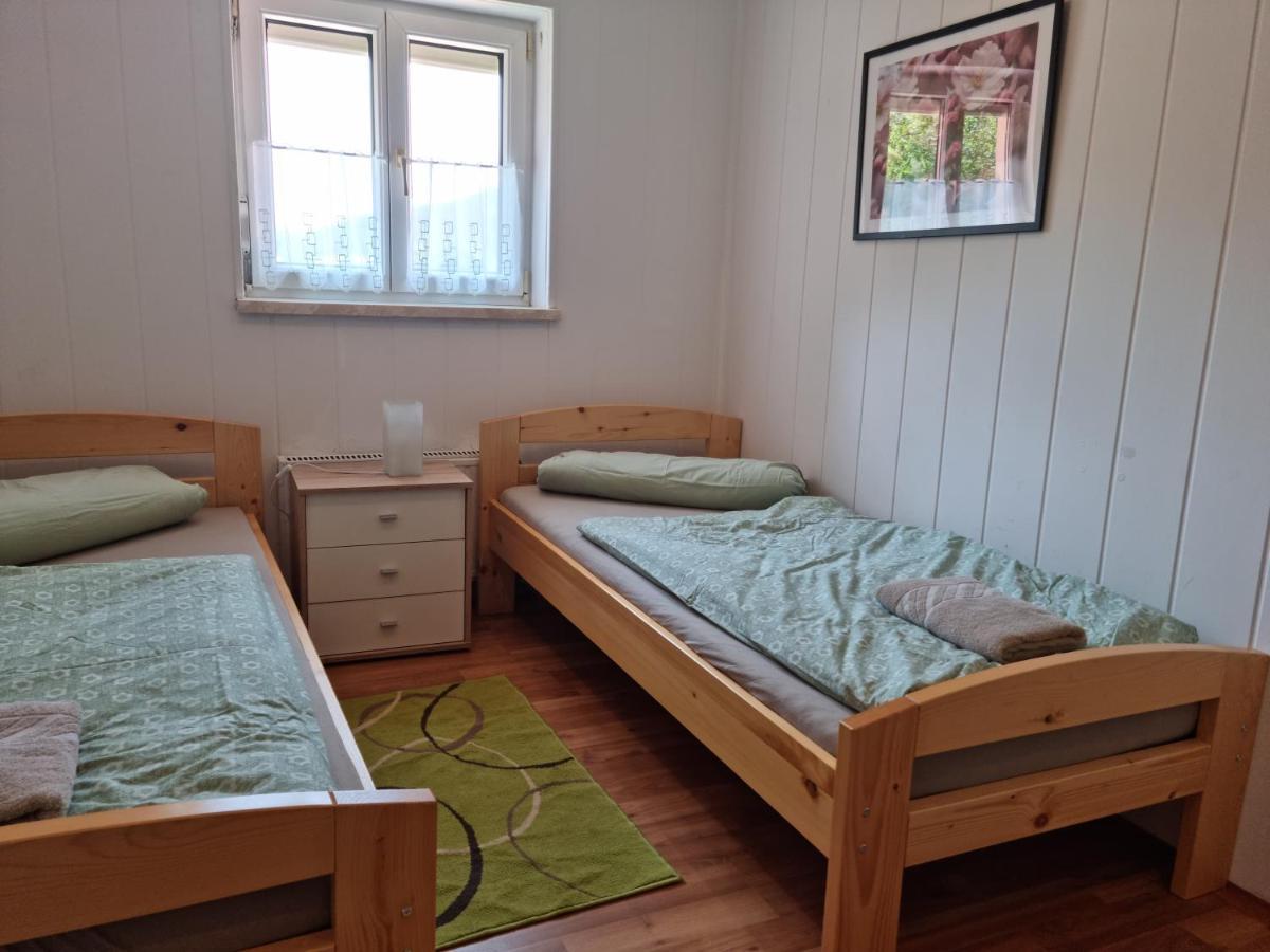 Pichl  Racing Apartments Schutt מראה חיצוני תמונה